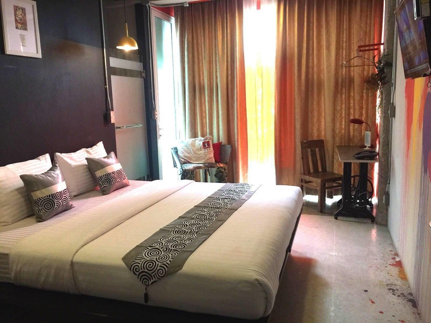 Silom Art Hostel Bangkok Esterno foto
