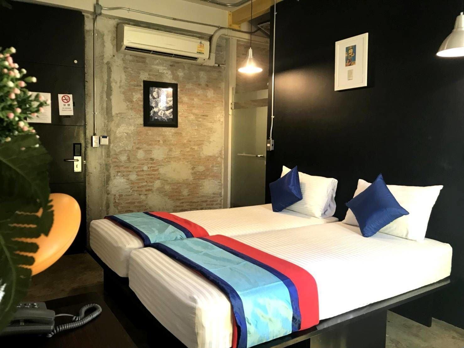 Silom Art Hostel Bangkok Esterno foto
