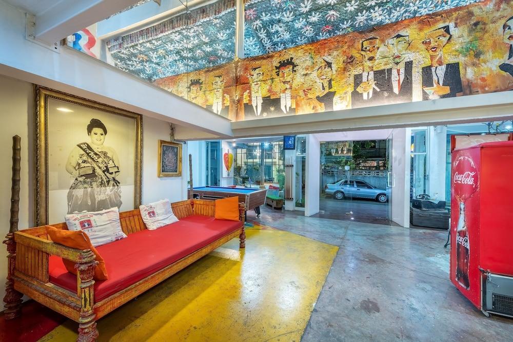 Silom Art Hostel Bangkok Esterno foto
