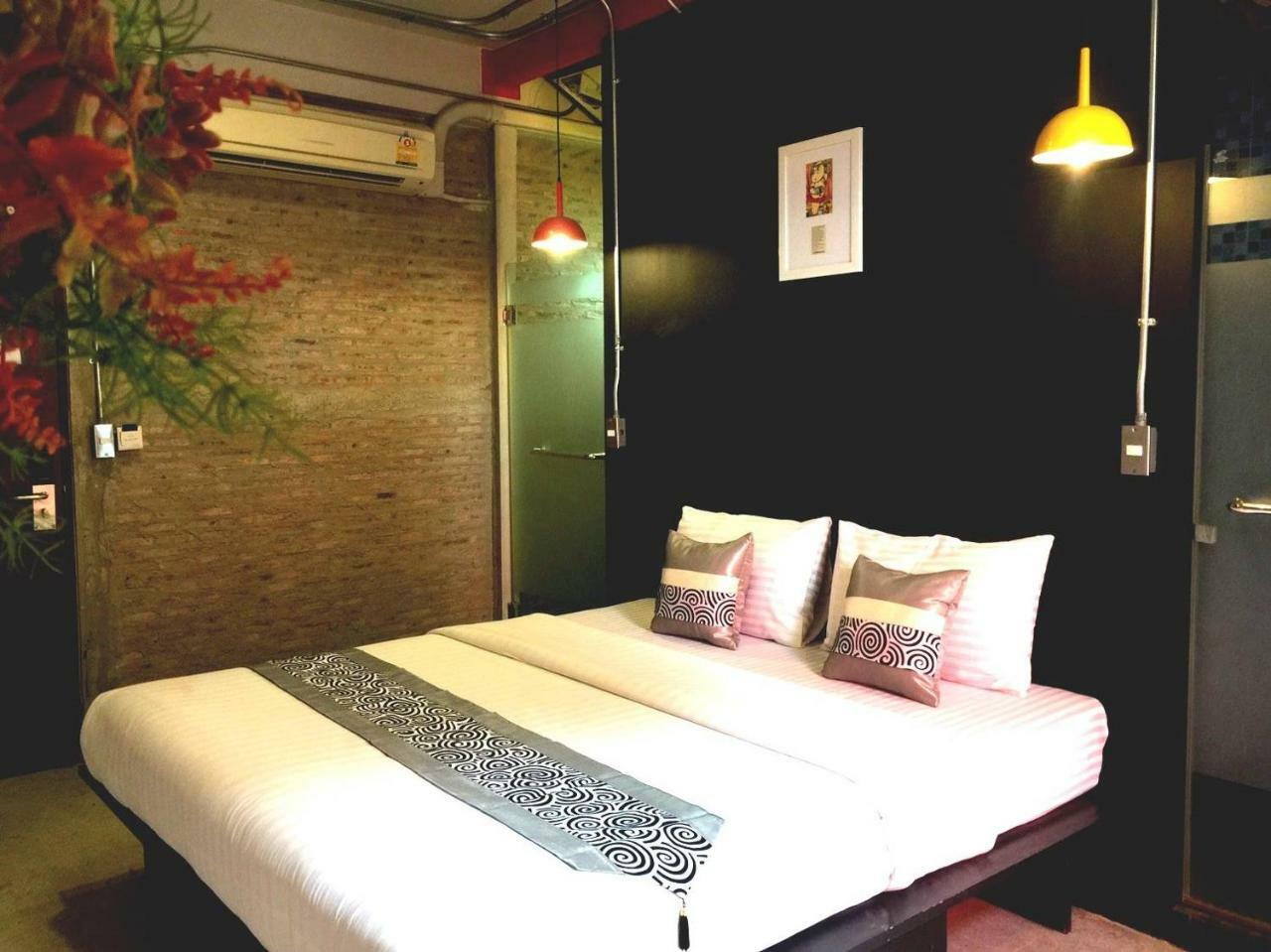Silom Art Hostel Bangkok Esterno foto