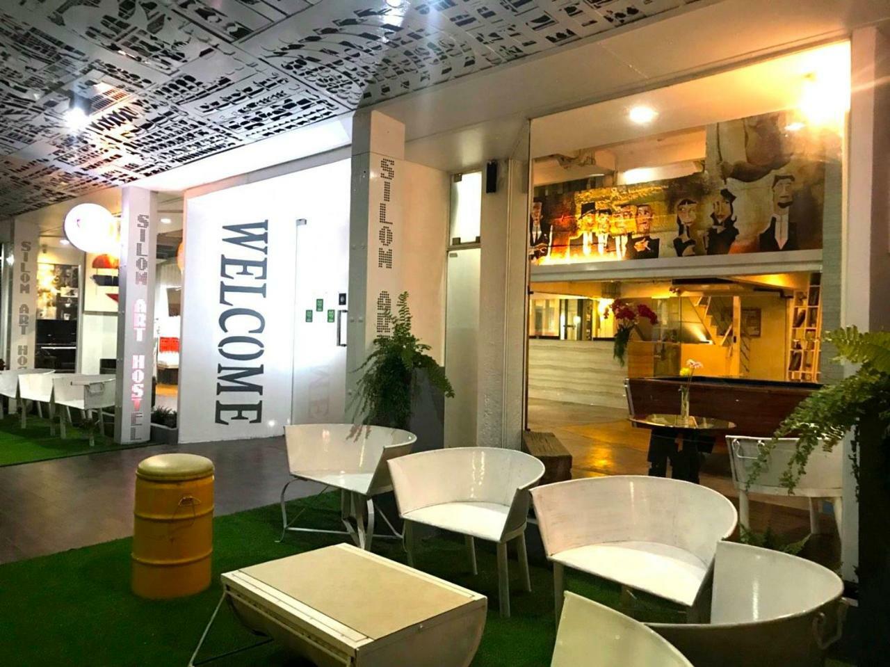 Silom Art Hostel Bangkok Esterno foto