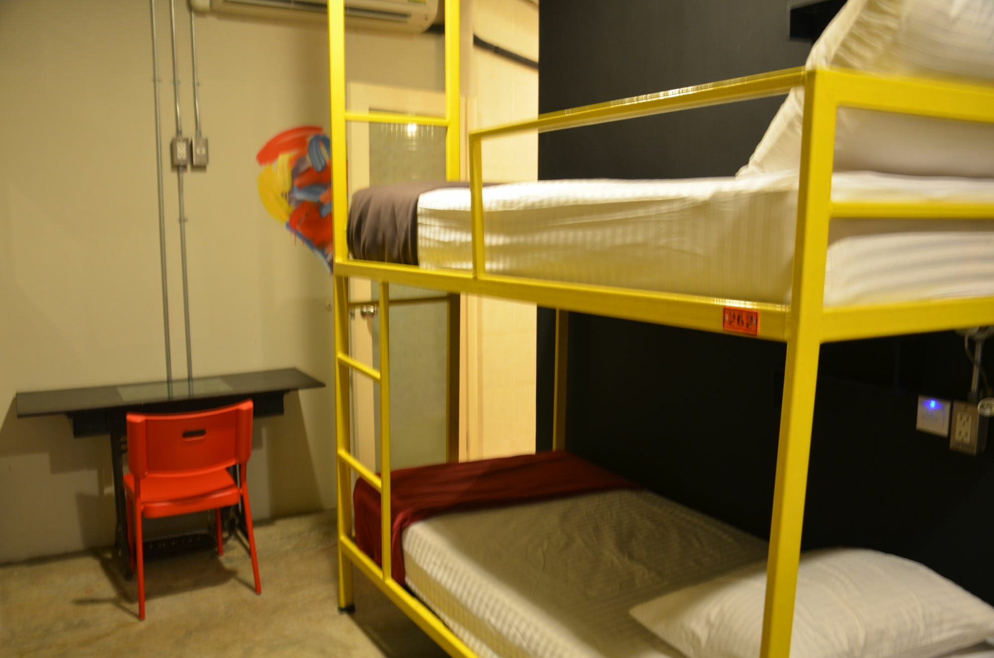 Silom Art Hostel Bangkok Esterno foto