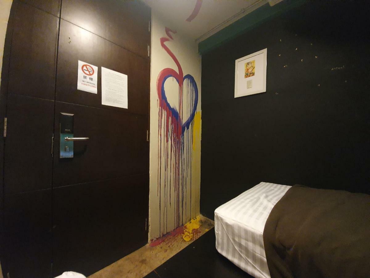 Silom Art Hostel Bangkok Esterno foto